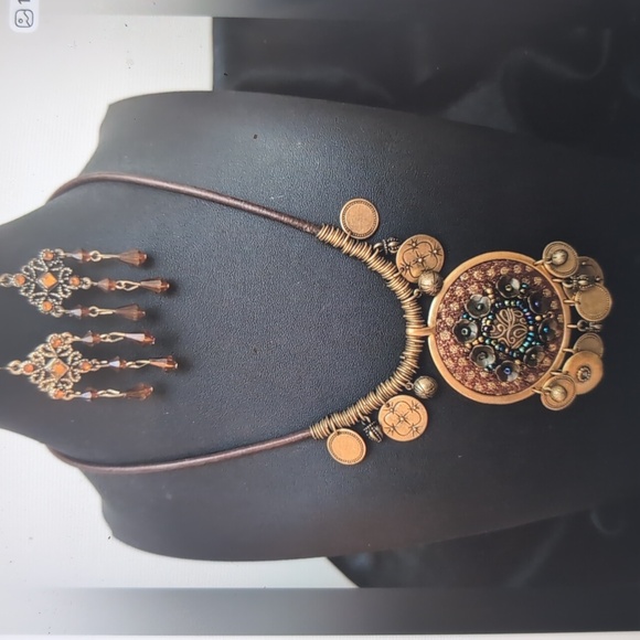 #201. 16 Pieces! Vintage Jewelry . 7 Sets - Picture 5 of 10